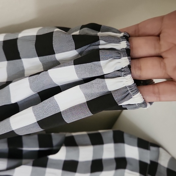 ASOS Maternity Vfront smock romper in mono gingham Contemporary Collegiate - Picture 6 of 14